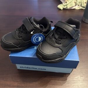 Stride rite toddlers 6W BRAND NEW